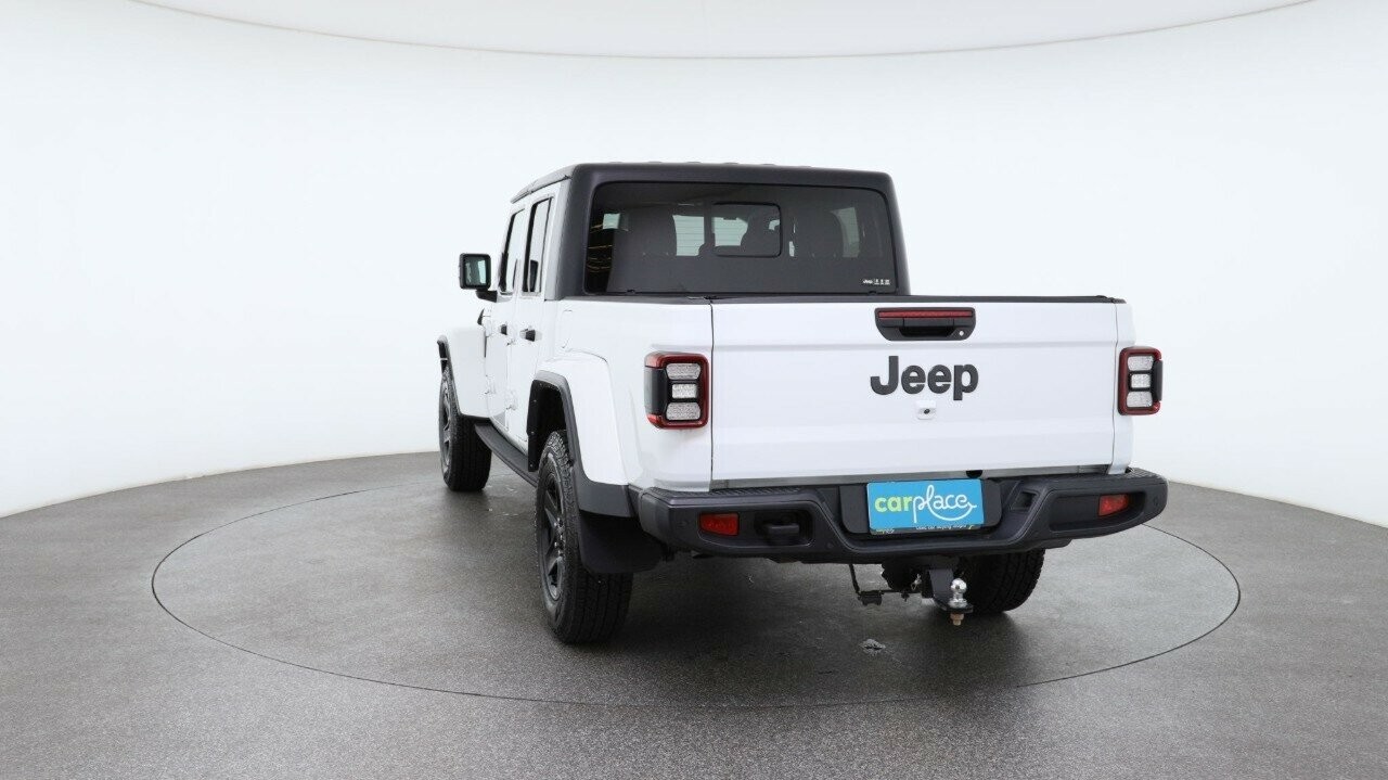 Jeep Gladiator image 2