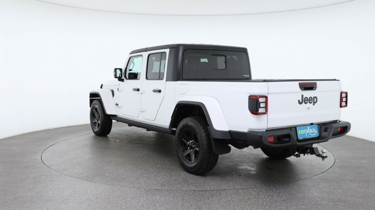 Jeep Gladiator image 3