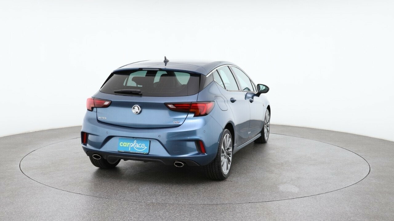 Holden Astra image 3