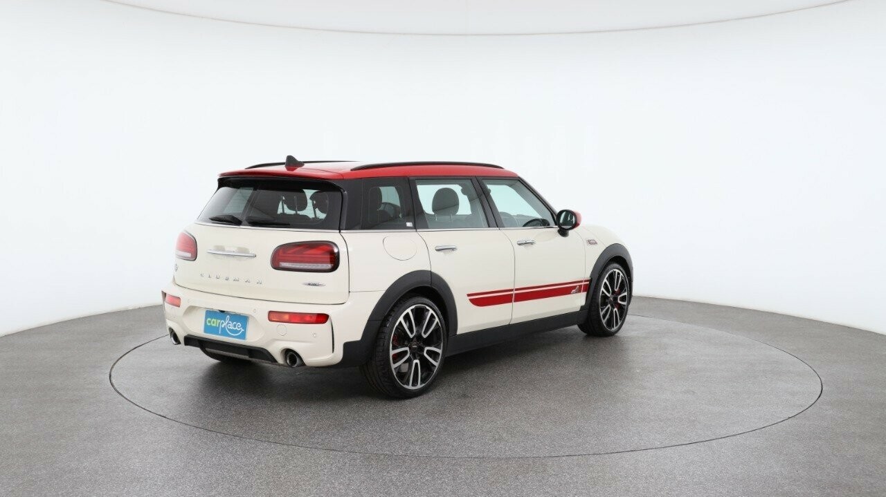 Mini Clubman image 4