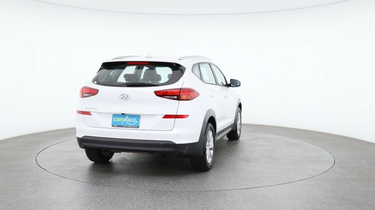 Hyundai Tucson image 3