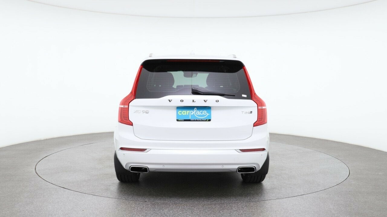Volvo Xc90 image 2
