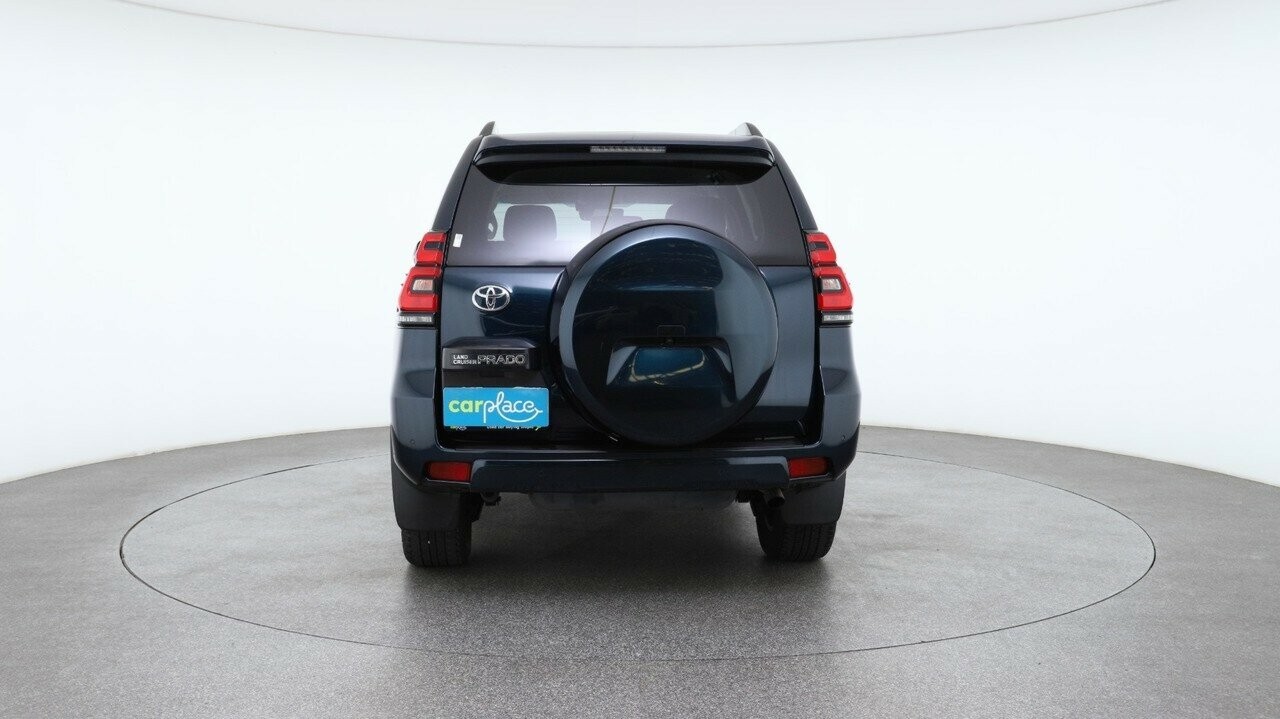 Toyota Landcruiser Prado image 2