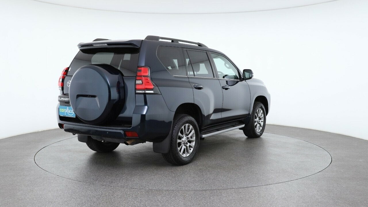 Toyota Landcruiser Prado image 4
