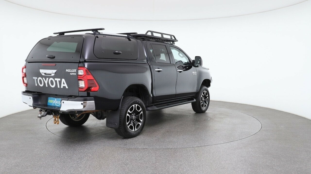 Toyota Hilux image 4