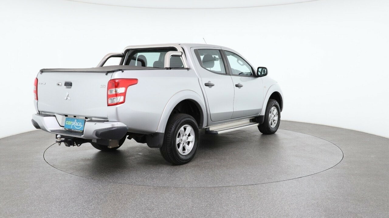 Mitsubishi Triton image 4