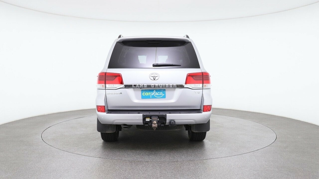 Toyota Landcruiser image 2