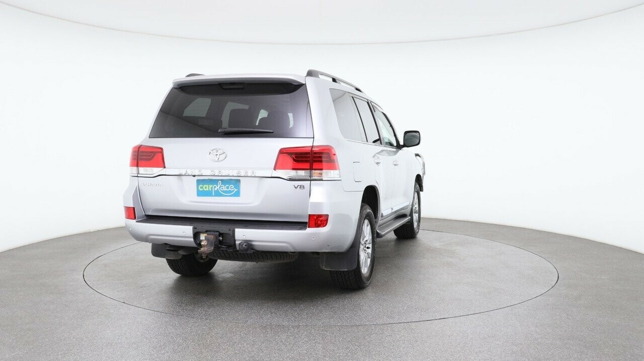 Toyota Landcruiser image 3