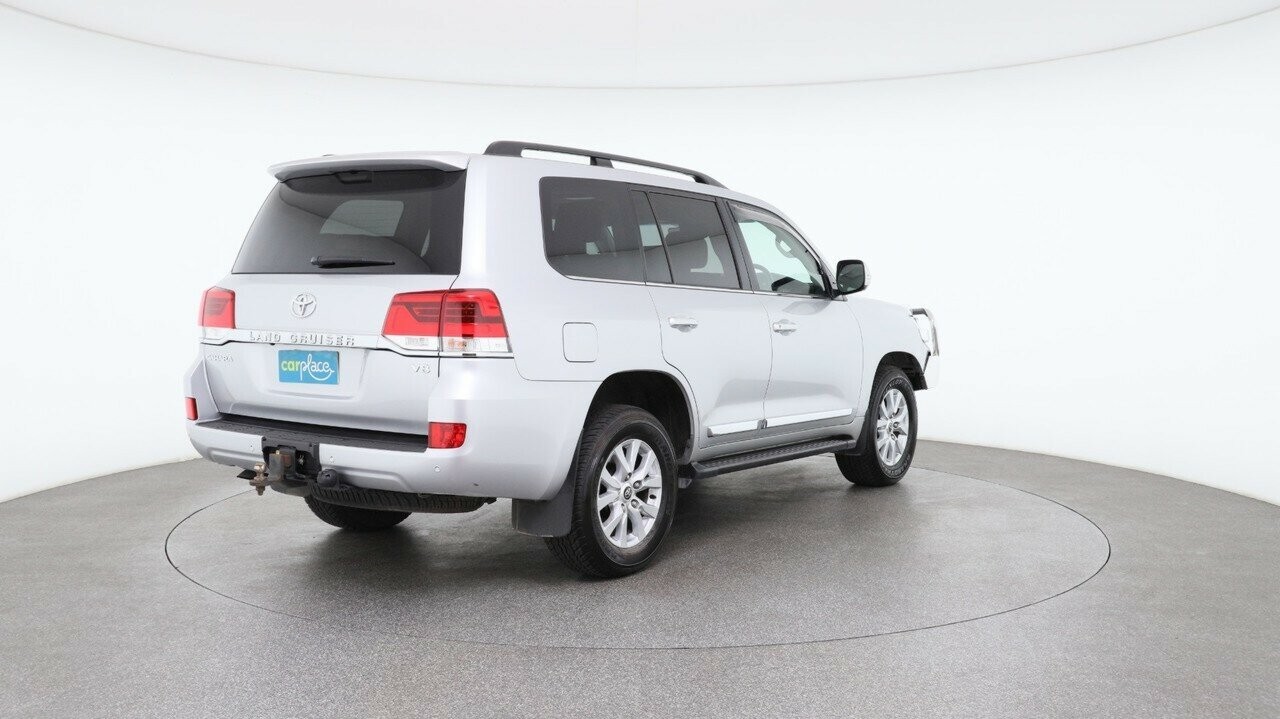 Toyota Landcruiser image 4