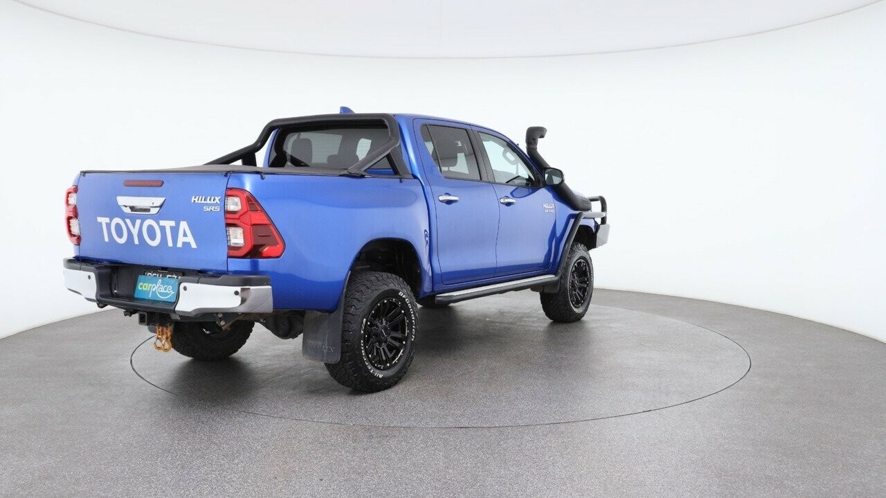 Toyota Hilux image 4