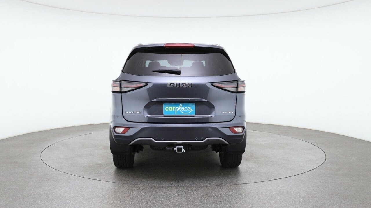 Isuzu Mu-x image 2