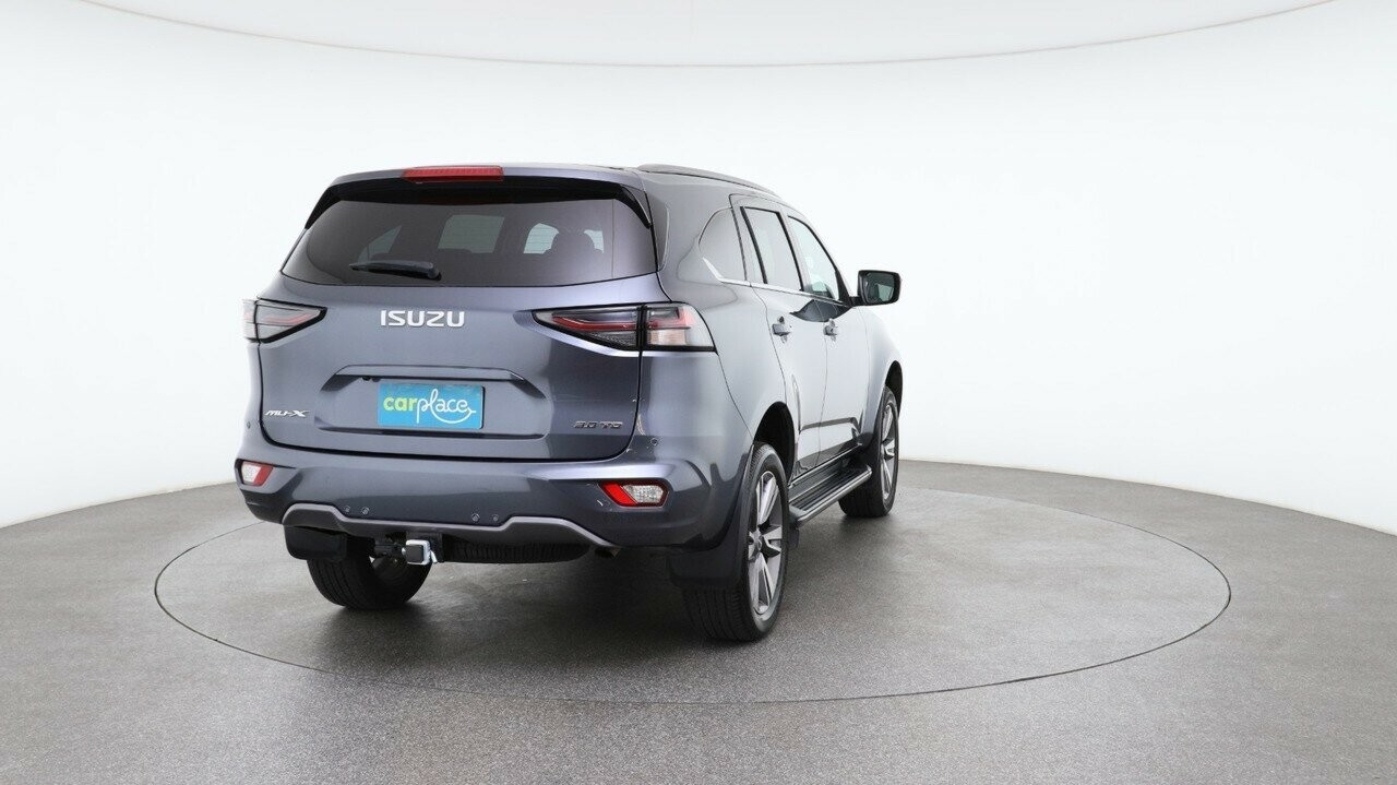 Isuzu Mu-x image 3