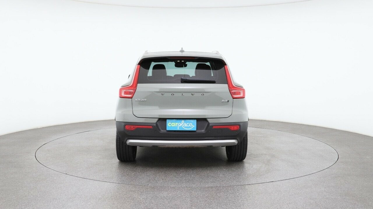 Volvo Xc40 image 2