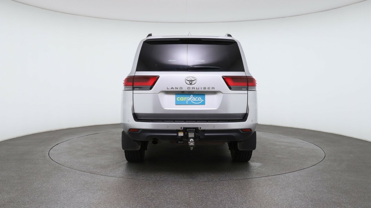 Toyota Landcruiser image 2