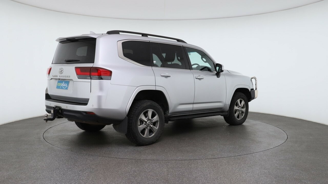 Toyota Landcruiser image 3