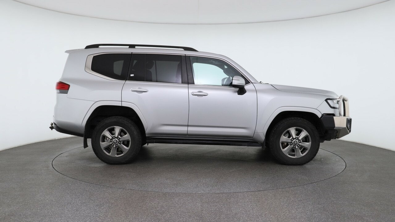 Toyota Landcruiser image 4