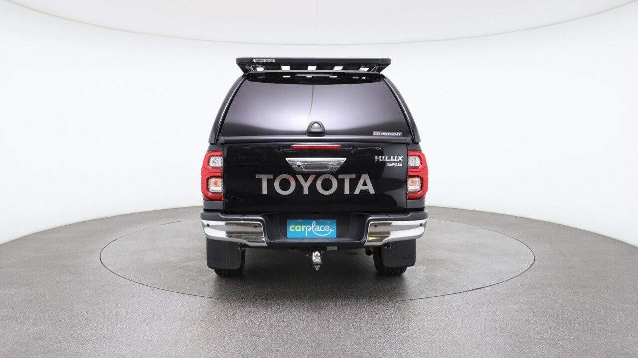 Toyota Hilux image 2