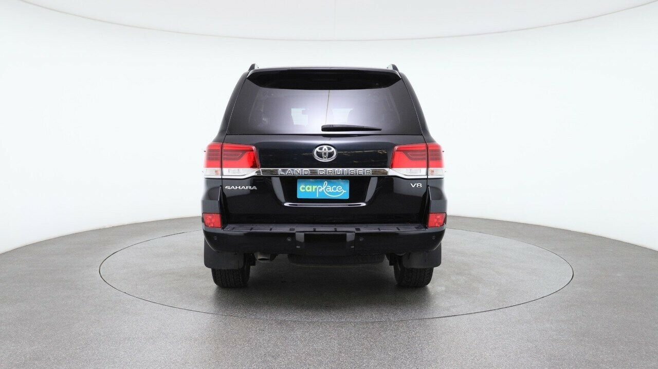 Toyota Landcruiser image 2