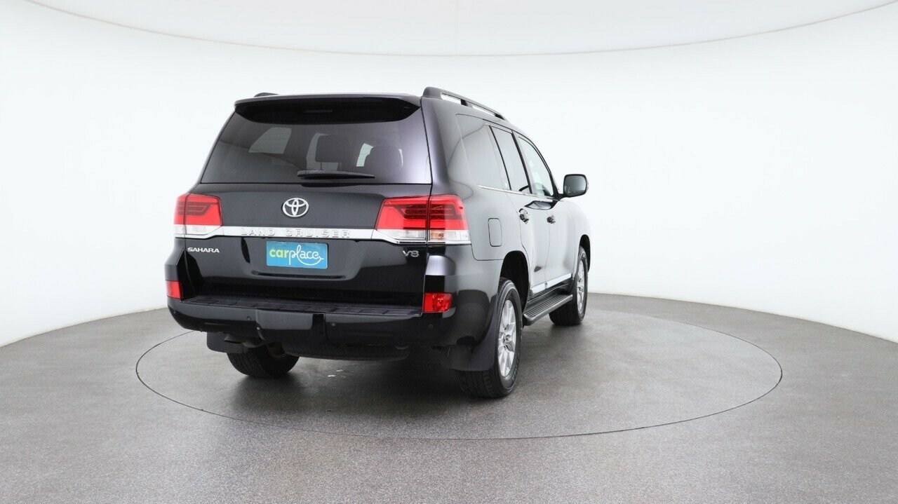 Toyota Landcruiser image 3
