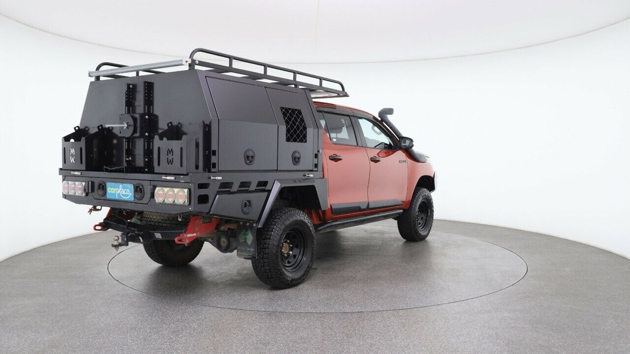 Toyota Hilux image 4
