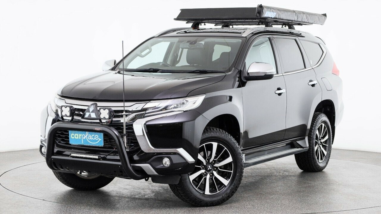 Mitsubishi Pajero Sport image 1