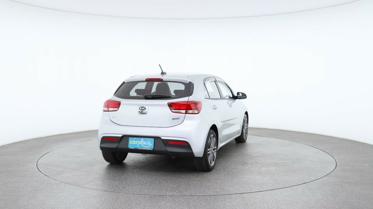 Kia Rio image 3