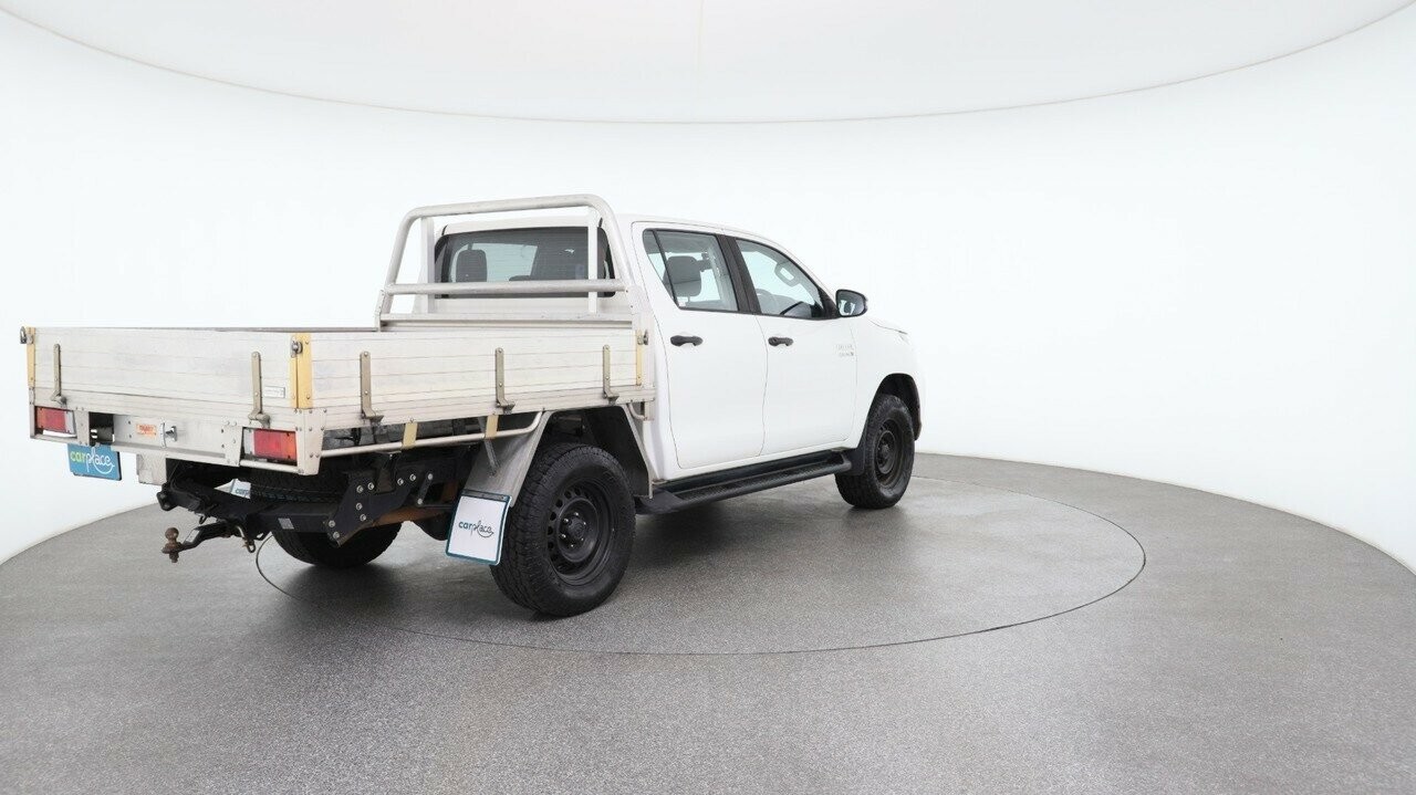 Toyota Hilux image 4