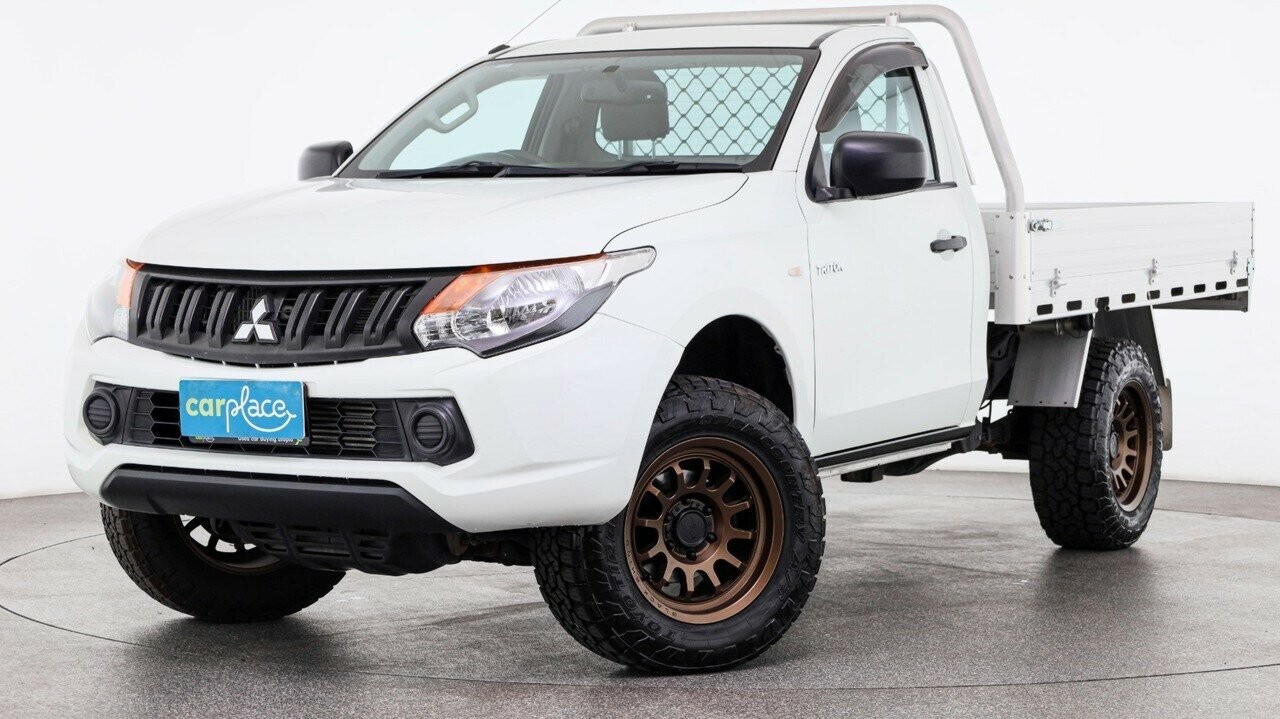 Mitsubishi Triton image 1