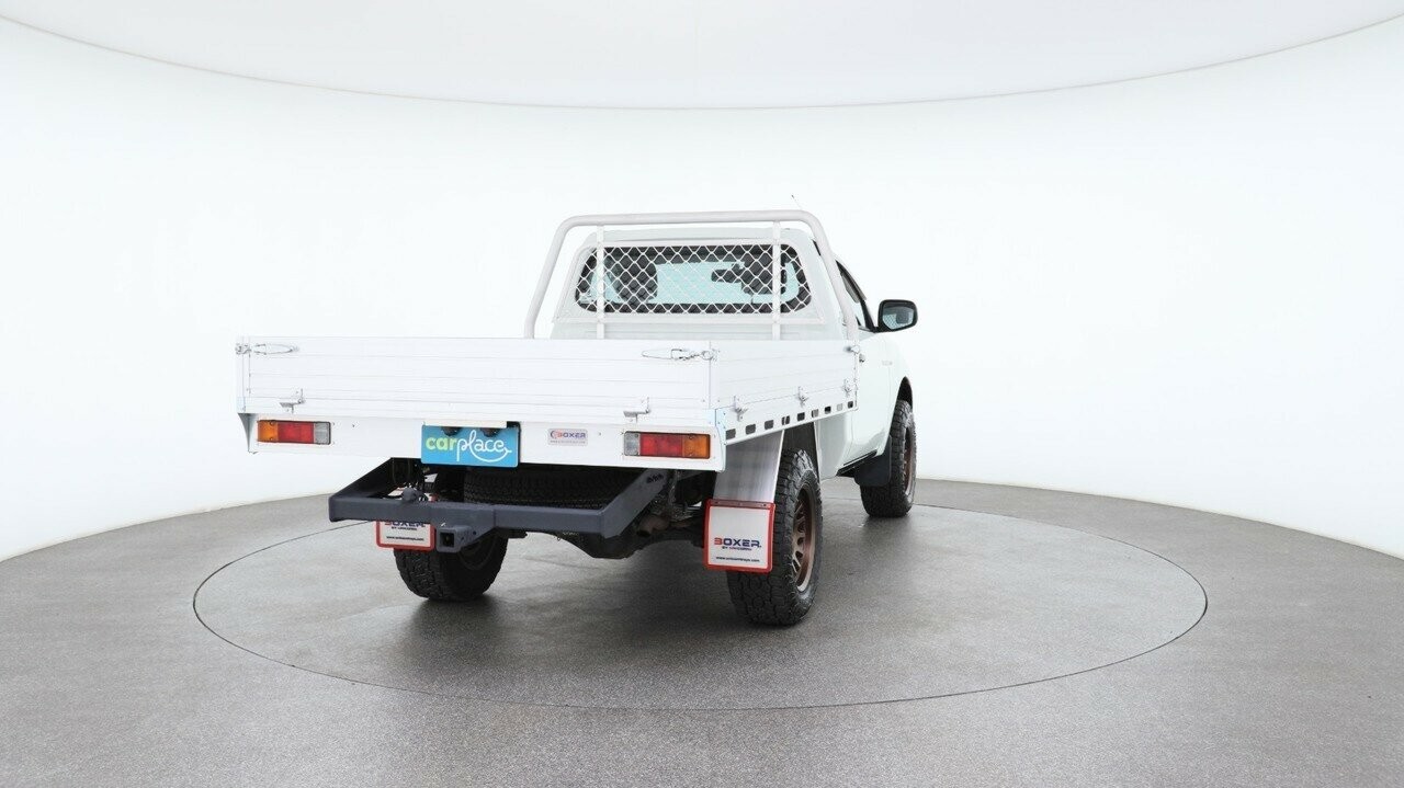 Mitsubishi Triton image 3