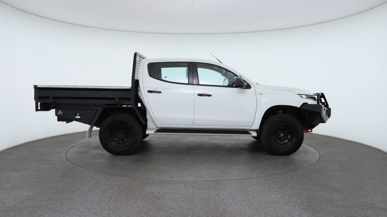 Mitsubishi Triton image 3