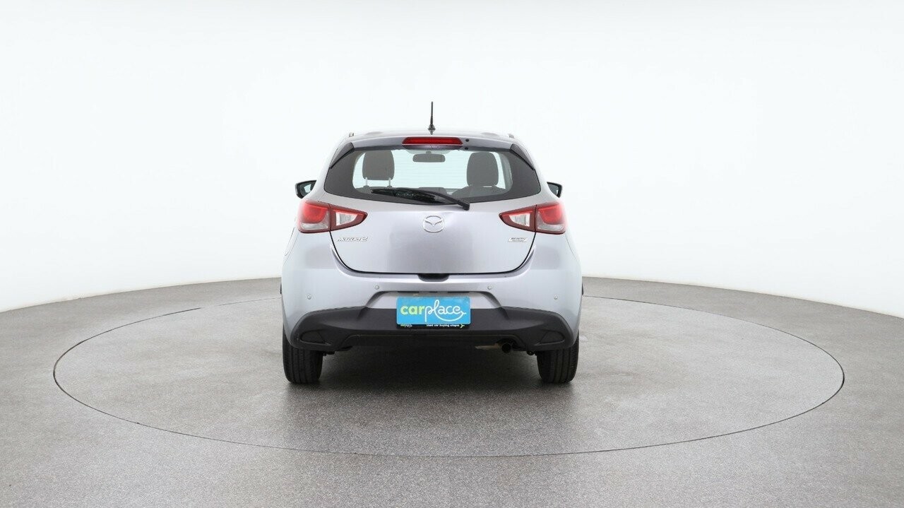 Mazda 2 image 2
