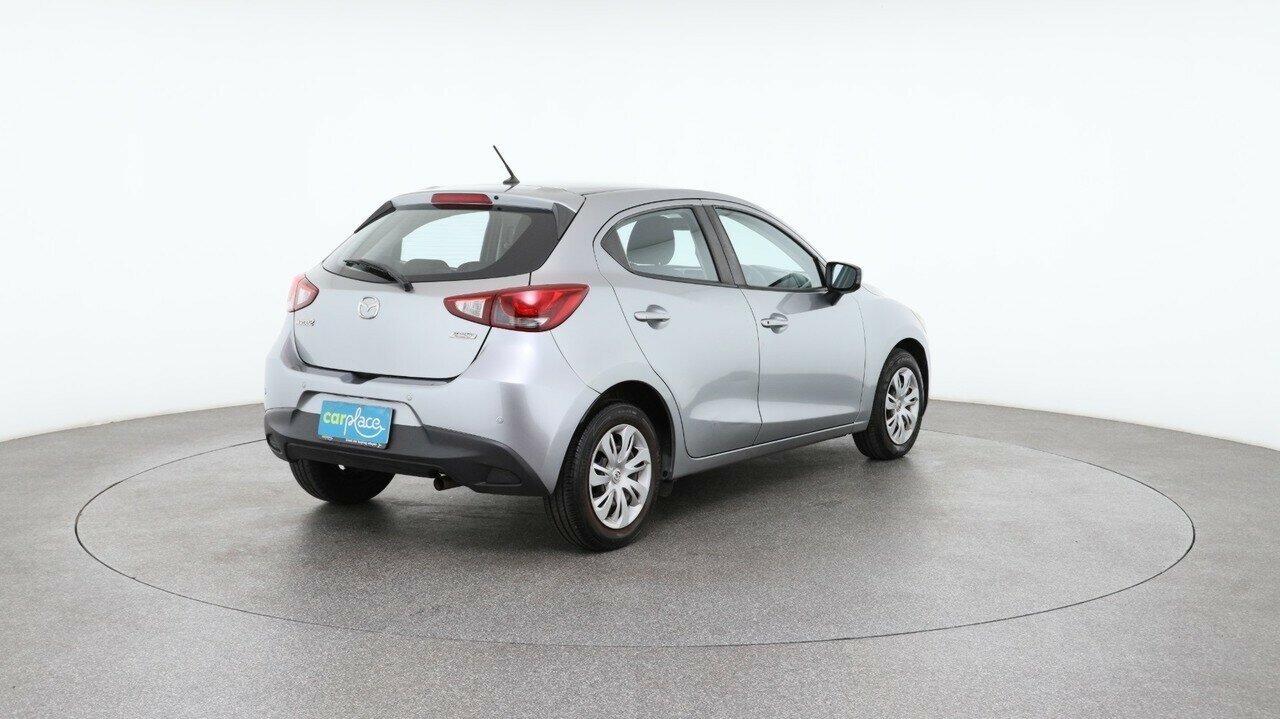 Mazda 2 image 4