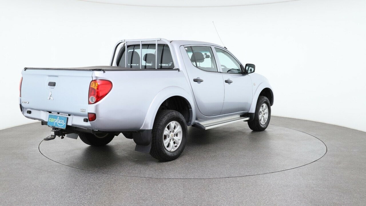 Mitsubishi Triton image 4