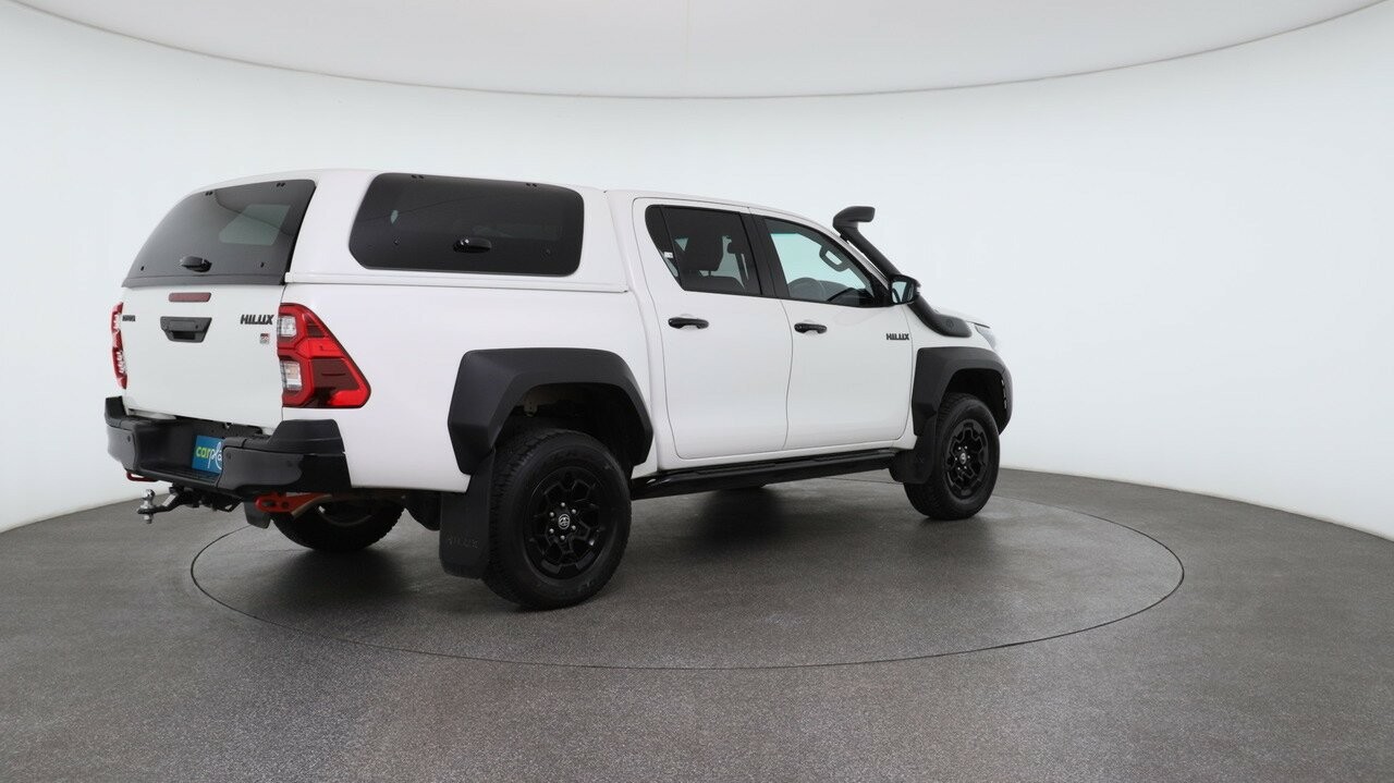 Toyota Hilux image 3