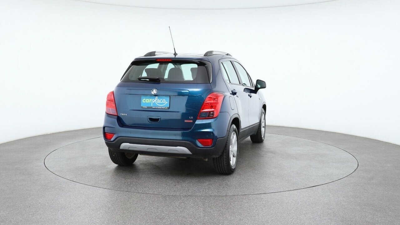 Holden Trax image 3