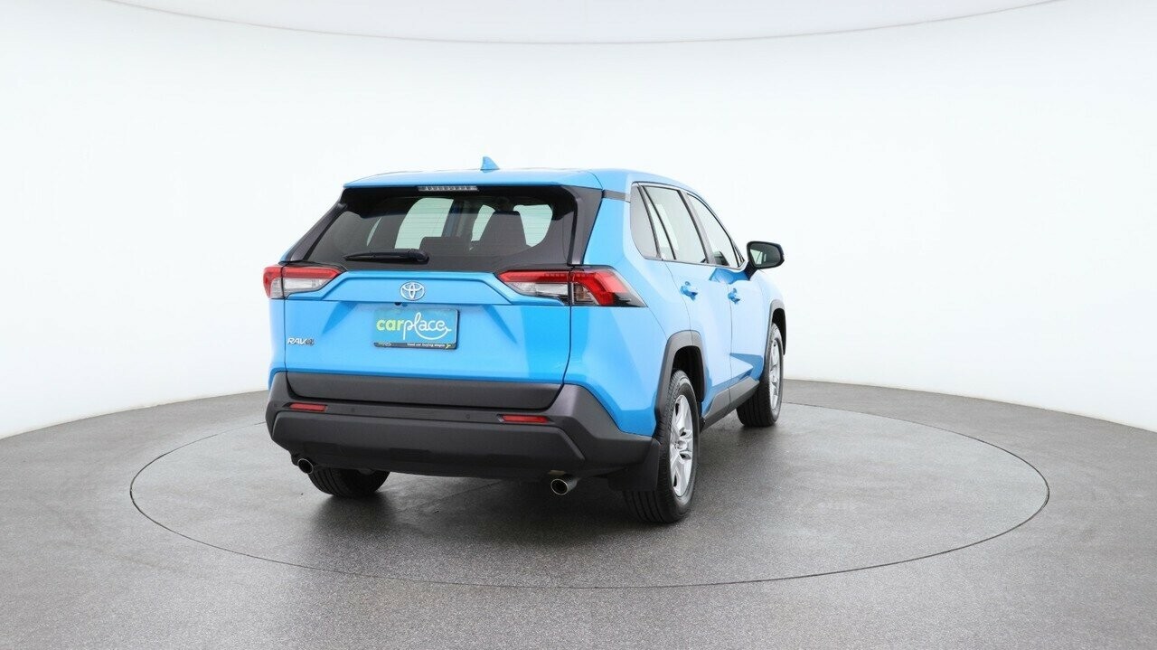 Toyota Rav4 image 3