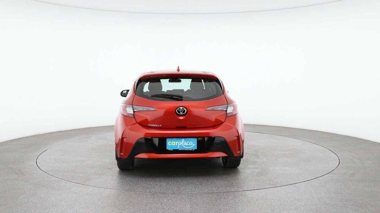 Toyota Corolla image 2