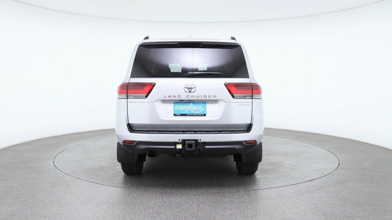 Toyota Landcruiser image 2