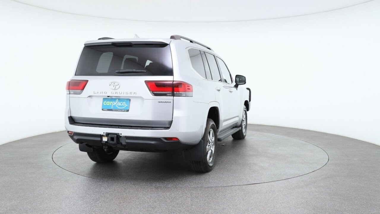 Toyota Landcruiser image 3