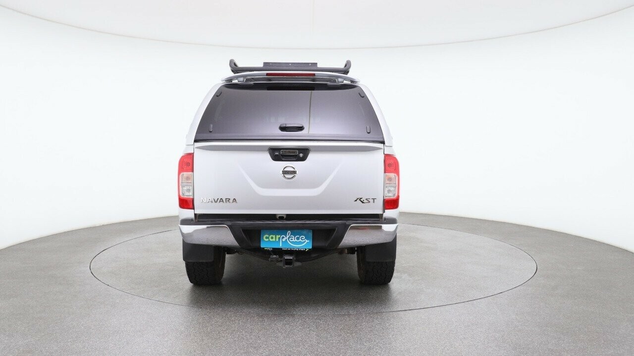 Nissan Navara image 2