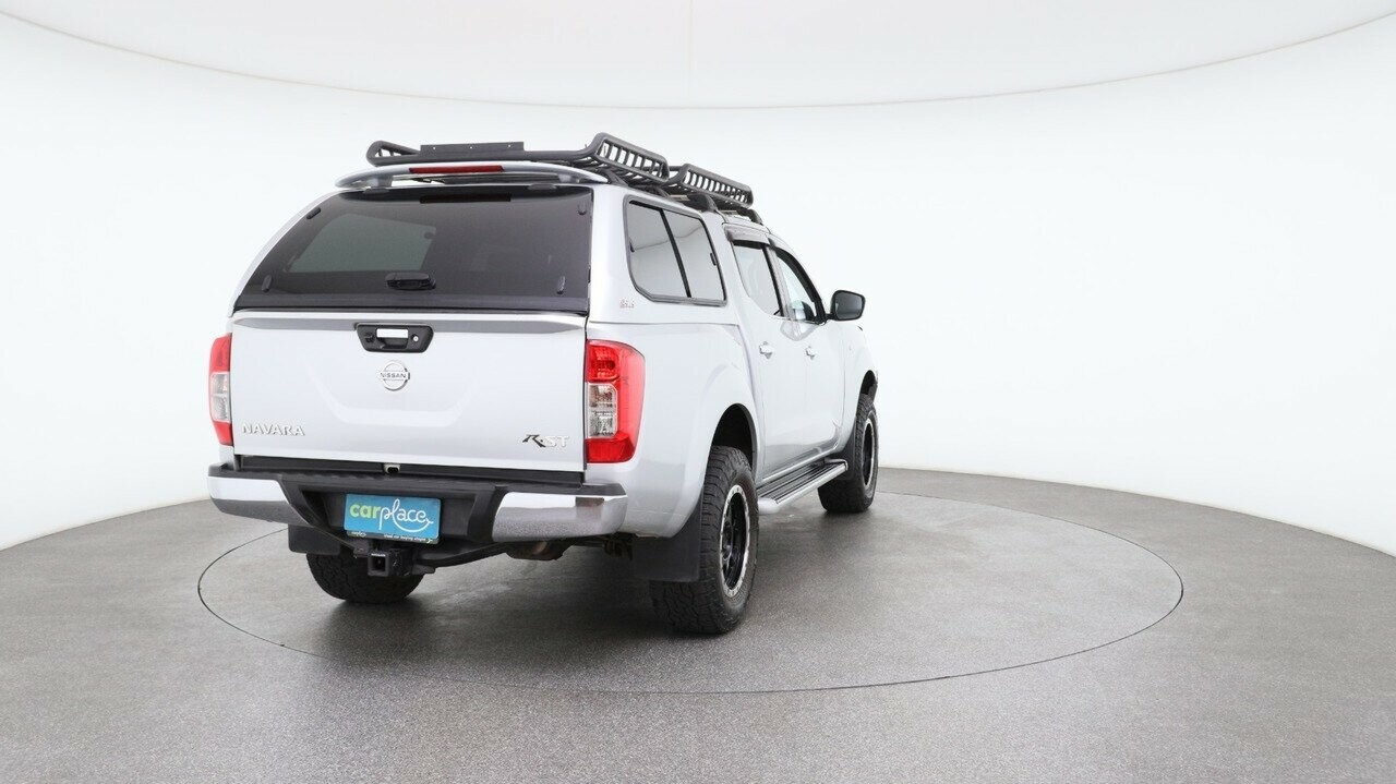 Nissan Navara image 3