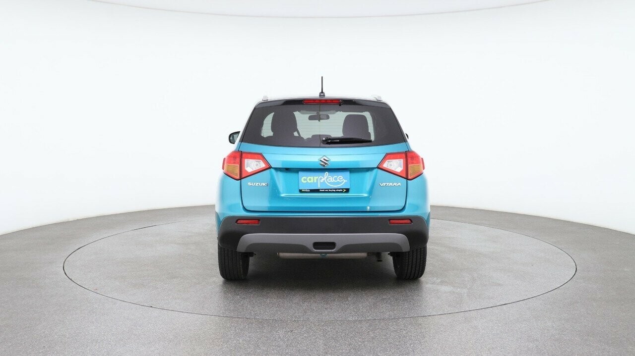 Suzuki Vitara image 2