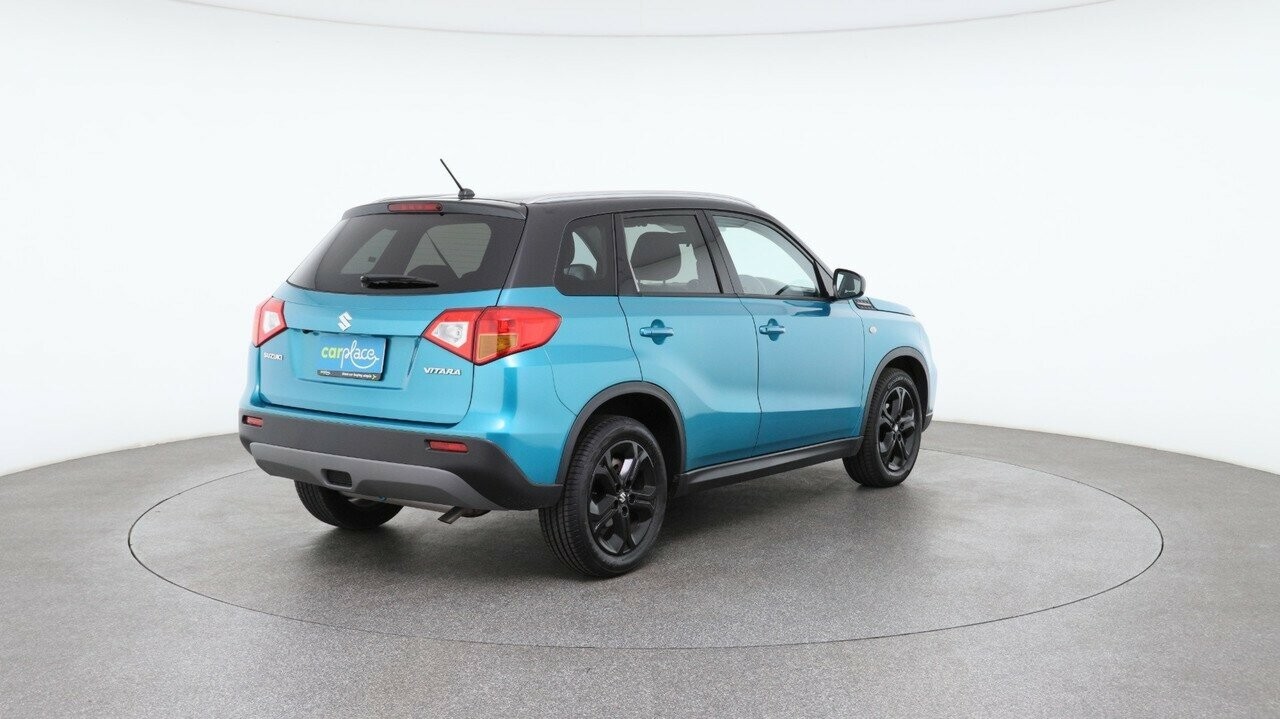 Suzuki Vitara image 4
