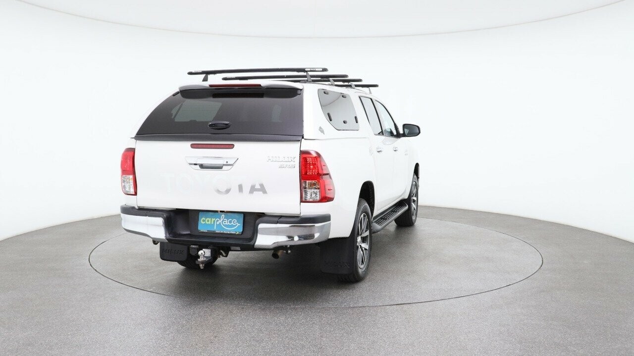 Toyota Hilux image 3
