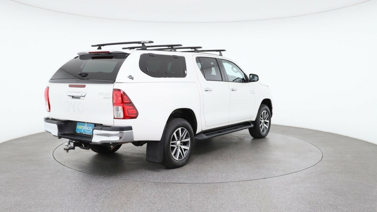 Toyota Hilux image 4