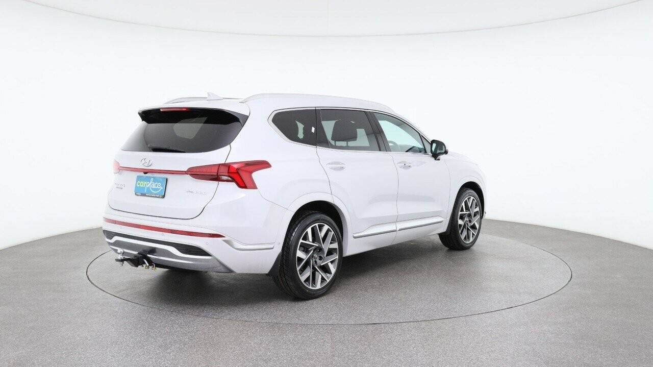 Hyundai Santa Fe image 4