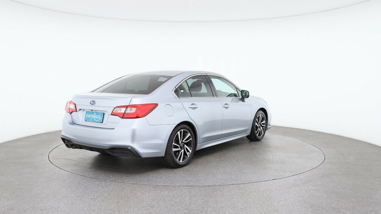 Subaru Liberty image 4