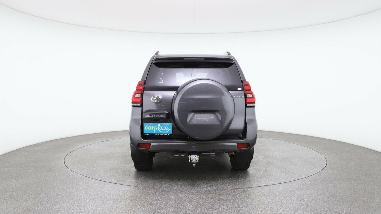 Toyota Landcruiser Prado image 2