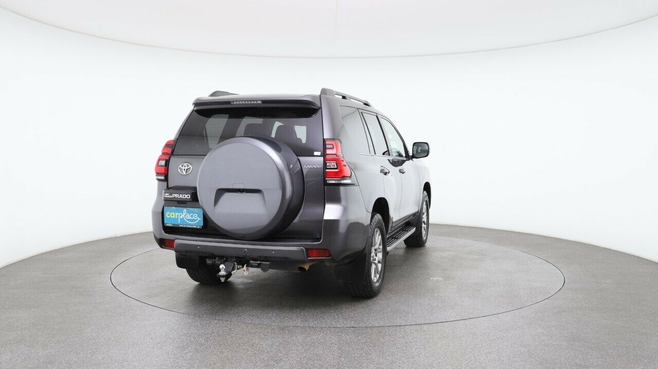Toyota Landcruiser Prado image 3