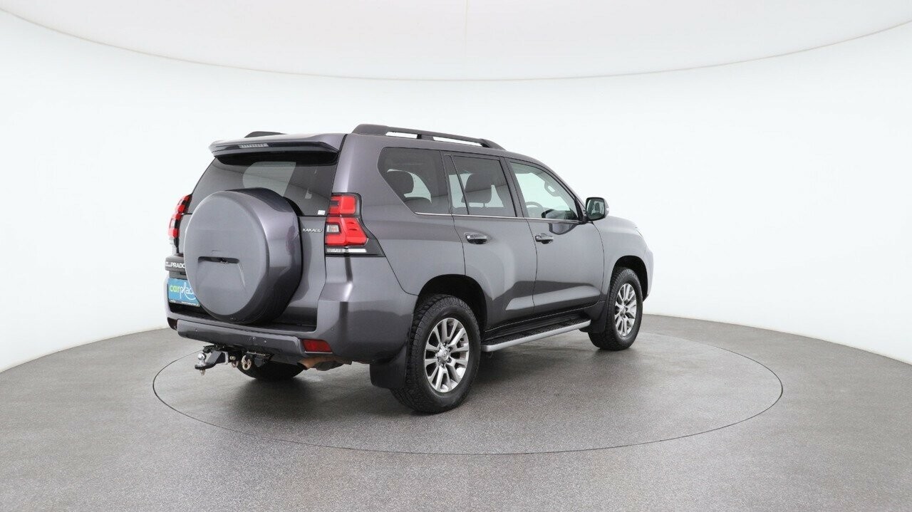 Toyota Landcruiser Prado image 4
